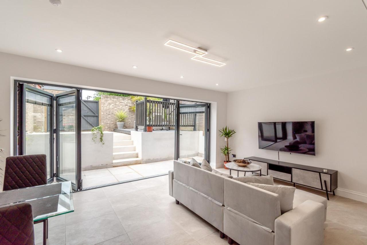 Apartamento Modern Garden Flat With Private Parking Londres Exterior foto