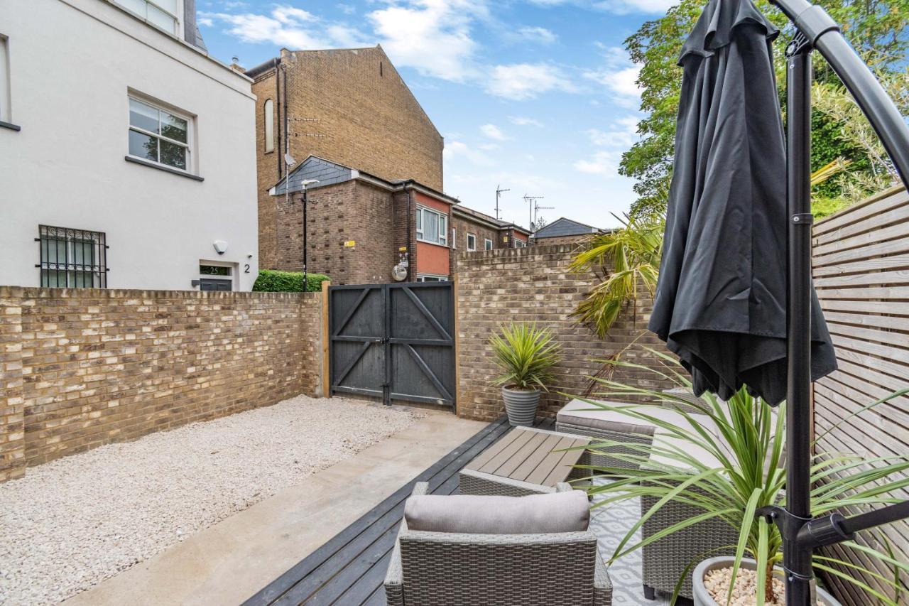 Apartamento Modern Garden Flat With Private Parking Londres Exterior foto